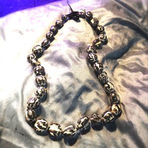 Black and white tiger Kukai nut leia